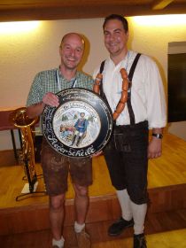 Dorfschuetzenkoenig und Wurstkoenig.jpg